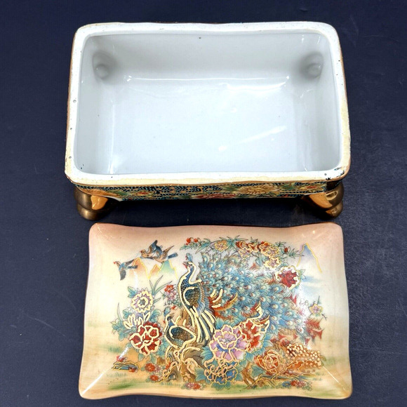 Vintage Chinese Porcelain Rectangle Footed Covered Trinket Box Made in China - Picture 2 of 7